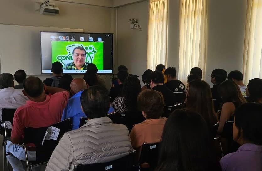 EN Consulting — Conferencia con audiencia ejecutiva