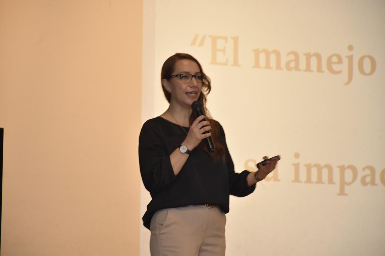 EN Consulting — Ponencia sobre manejo de crisis e impacto