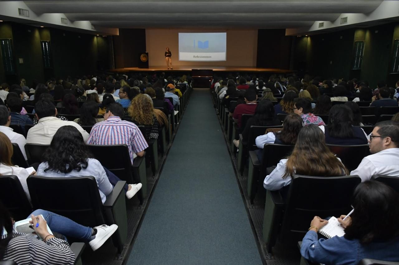 EN Consulting — Vista panorámica de auditorio universitario